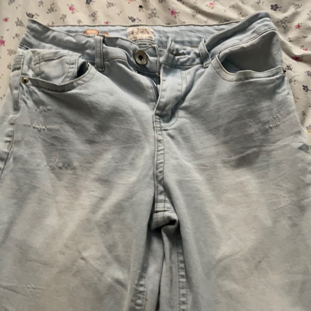 Light washed high rise jeans size 7/8 normal wear